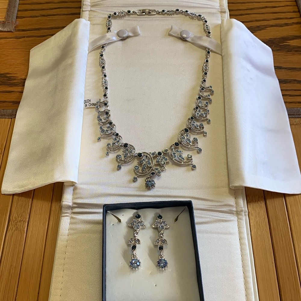 Brand New Wedding Set